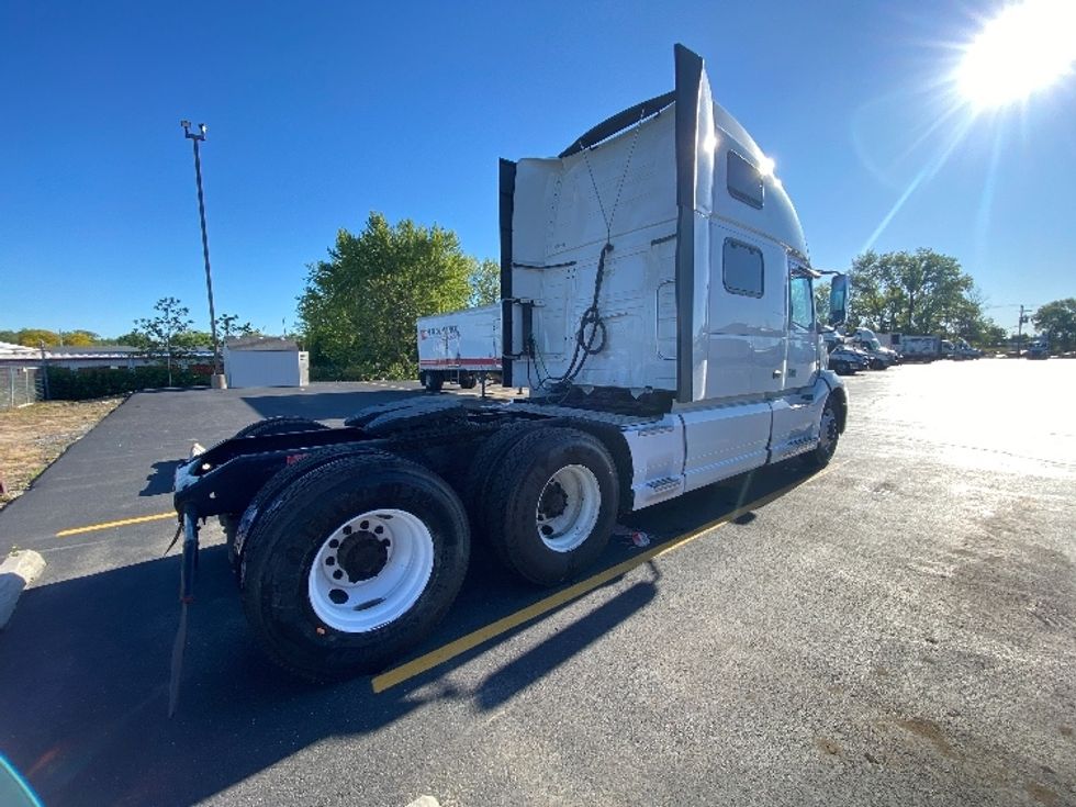 Sleeper Tractor-Heavy Duty Tractors-Volvo-2022-VNL64860-La Porte-IN-545,054\n\t\tmiles-$ 70,000 - Image 7