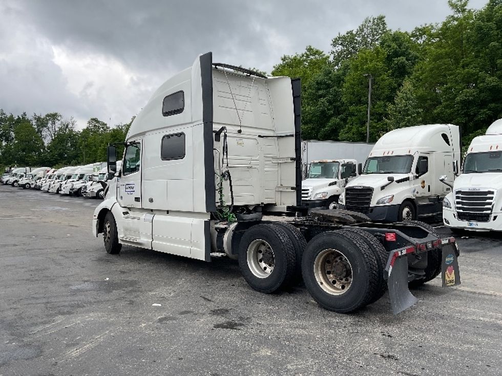 Sleeper Tractor-Heavy Duty Tractors-Volvo-2022-VNL64860-Mount Pleasant-PA-443,421\n\t\tmiles-$ 85,250 - Image 5
