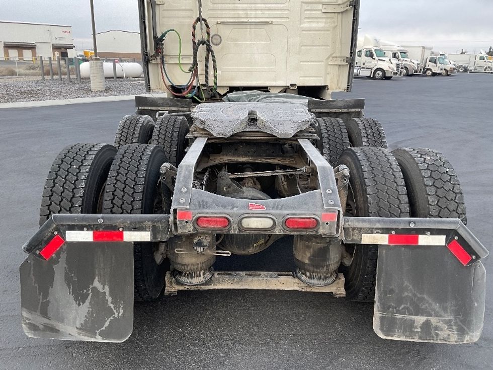 Sleeper Tractor-Heavy Duty Tractors-Volvo-2022-VNL64860-Pasco-WA-382,814\n\t\tmiles-$ 95,750 - Image 6