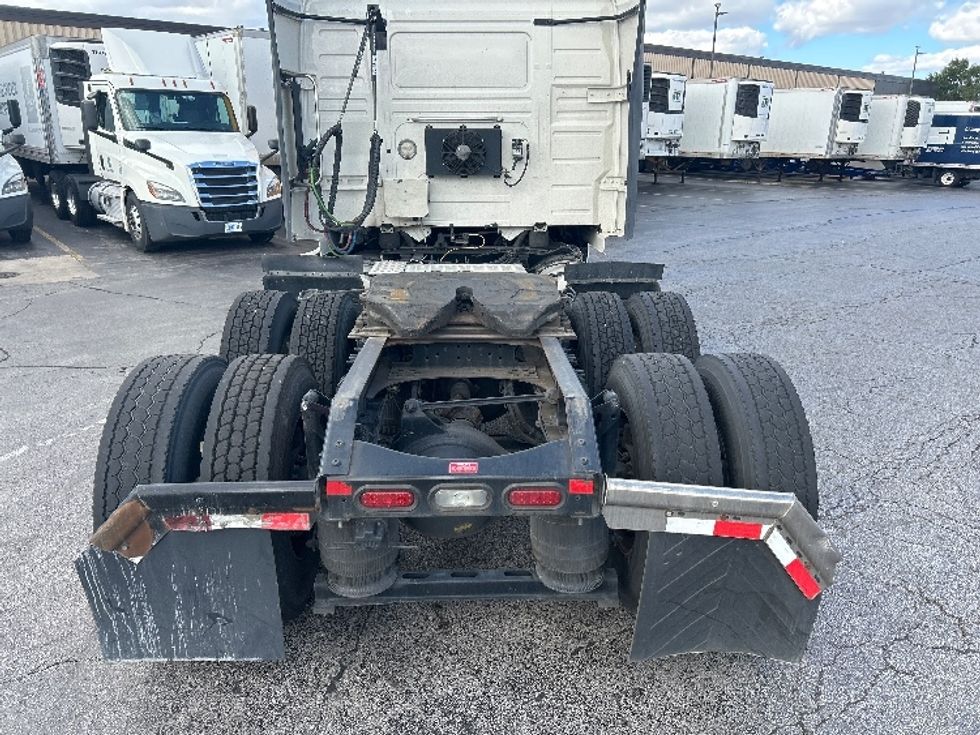 Sleeper Tractor-Heavy Duty Tractors-Volvo-2022-VNL64860-Sturtevant-WI-323,394\n\t\tmiles-$ 92,250 - Image 6