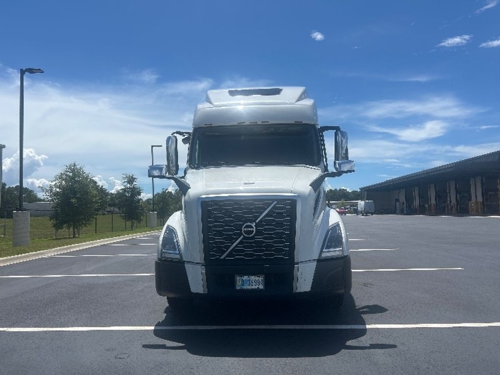 Sleeper Tractor-Heavy Duty Tractors-Volvo-2022-VNL64860-Tallahassee-FL-439,199\n\t\tmiles-$ 91,000 - Image 2