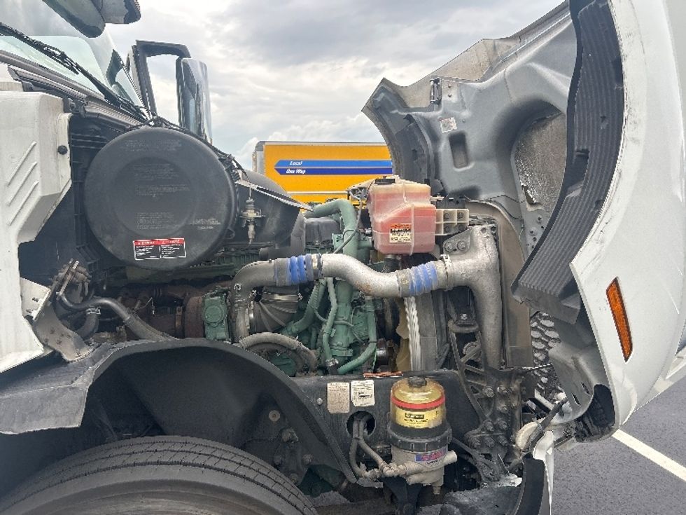 Sleeper Tractor-Heavy Duty Tractors-Volvo-2022-VNL64860-Tallahassee-FL-439,199\n\t\tmiles-$ 91,000 - Image 20