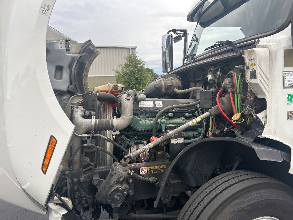 Sleeper Tractor-Heavy Duty Tractors-Volvo-2022-VNL64860-Tallahassee-FL-439,199\n\t\tmiles-$ 91,000 - Image 21