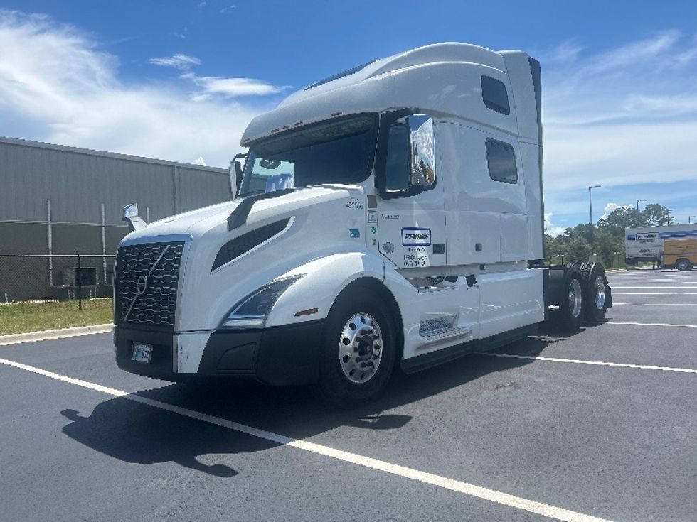 Sleeper Tractor-Heavy Duty Tractors-Volvo-2022-VNL64860-Tallahassee-FL-439,199\n\t\tmiles-$ 91,000 - Image 3