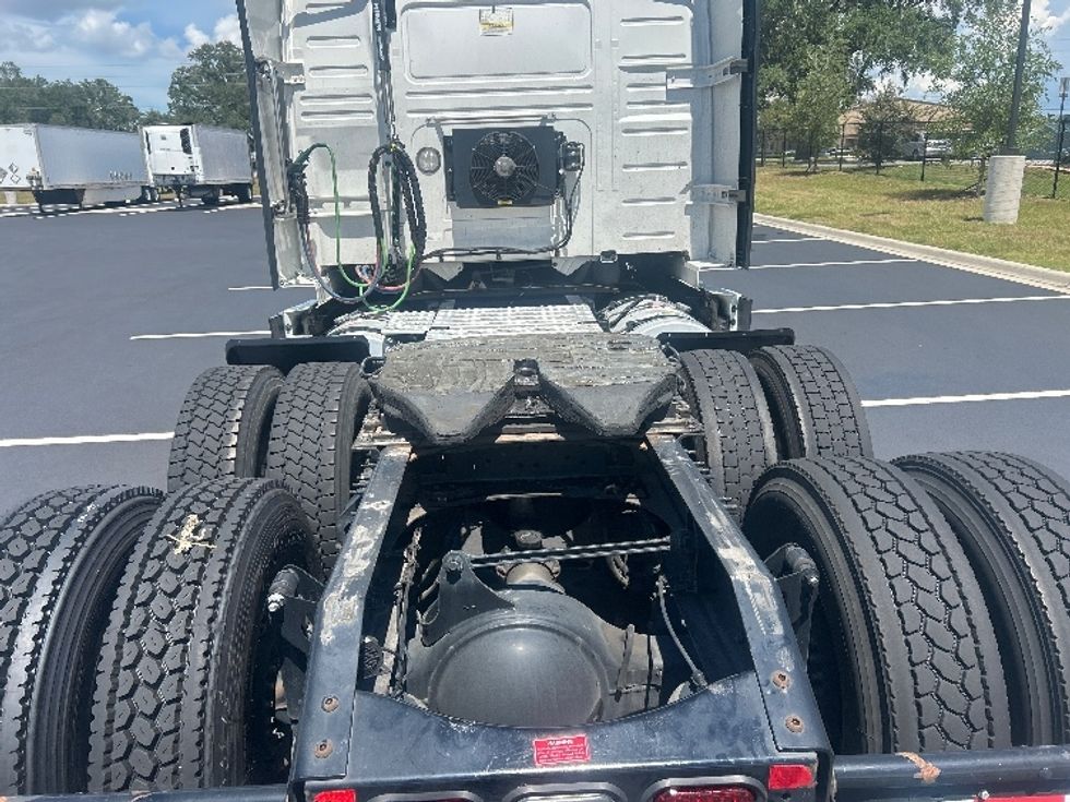 Sleeper Tractor-Heavy Duty Tractors-Volvo-2022-VNL64860-Tallahassee-FL-439,199\n\t\tmiles-$ 91,000 - Image 6