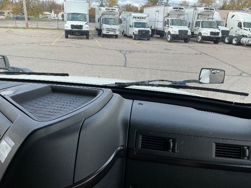 Sleeper Tractor-Heavy Duty Tractors-Volvo-2022-VNL64860-Warren-MI-524,354\n\t\tmiles-$ 74,250 - Image 14