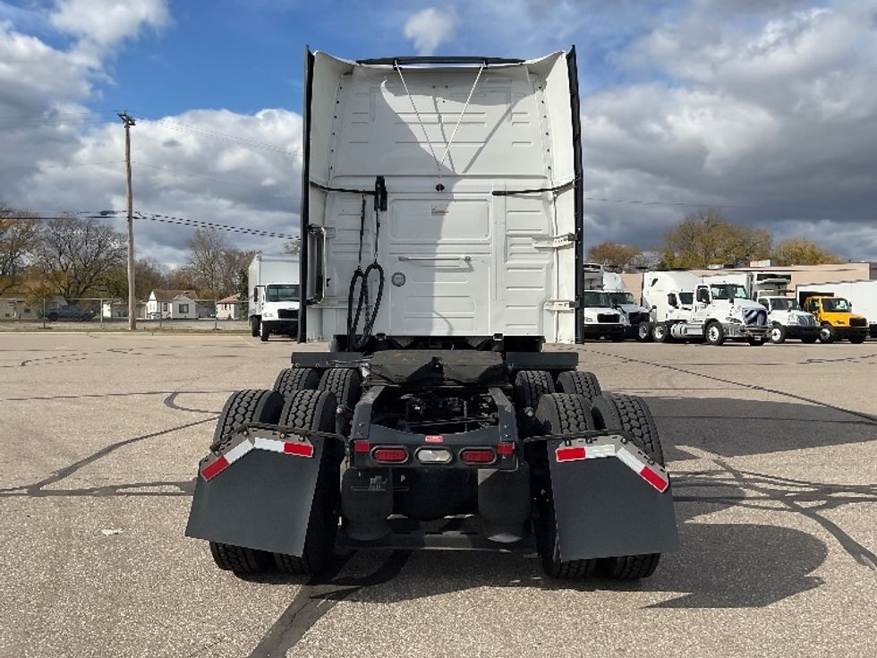 Sleeper Tractor-Heavy Duty Tractors-Volvo-2022-VNL64860-Warren-MI-524,354\n\t\tmiles-$ 74,250 - Image 6