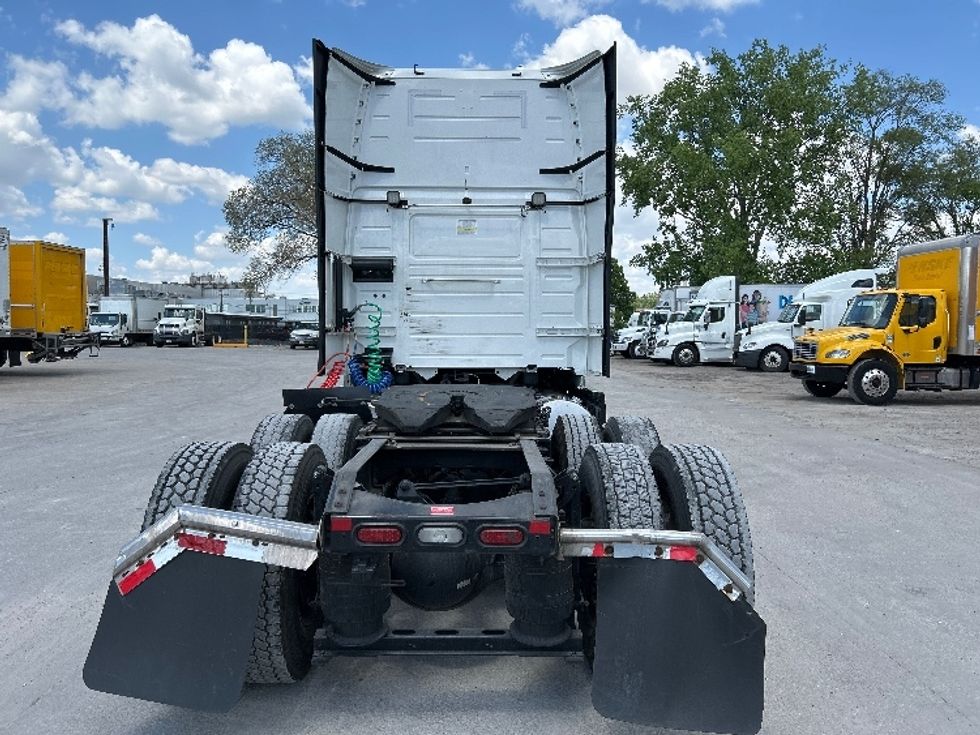 Sleeper Tractor-Heavy Duty Tractors-Volvo-2022-VNR64660-Des Moines-IA-494,609\n\t\tmiles-$ 69,250 - Image 6