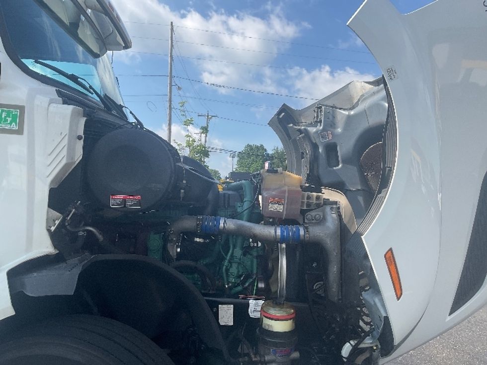 Sleeper Tractor-Heavy Duty Tractors-Volvo-2023-VNL64760-Akron-OH-412,231\n\t\tmiles-$ 92,000 - Image 20