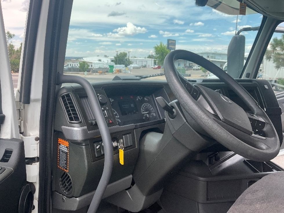 Sleeper Tractor-Heavy Duty Tractors-Volvo-2023-VNL64760-Albuquerque-NM-375,085\n\t\tmiles-$ 104,500 - Image 10