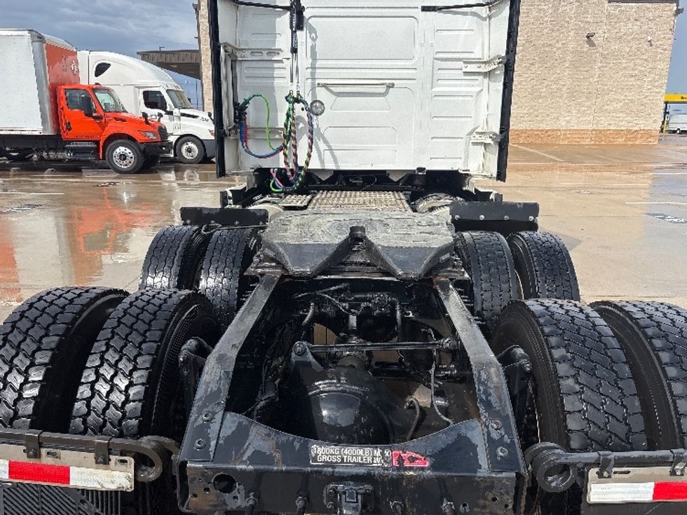 Sleeper Tractor-Heavy Duty Tractors-Volvo-2023-VNL64760-Arlington-TX-780,941\n\t\tmiles-$ 62,500 - Image 6