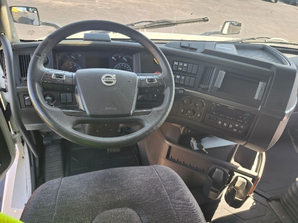 Sleeper Tractor-Heavy Duty Tractors-Volvo-2023-VNL64760-Baltimore-MD-215,057\n\t\tmiles-$ 107,250 - Image 11