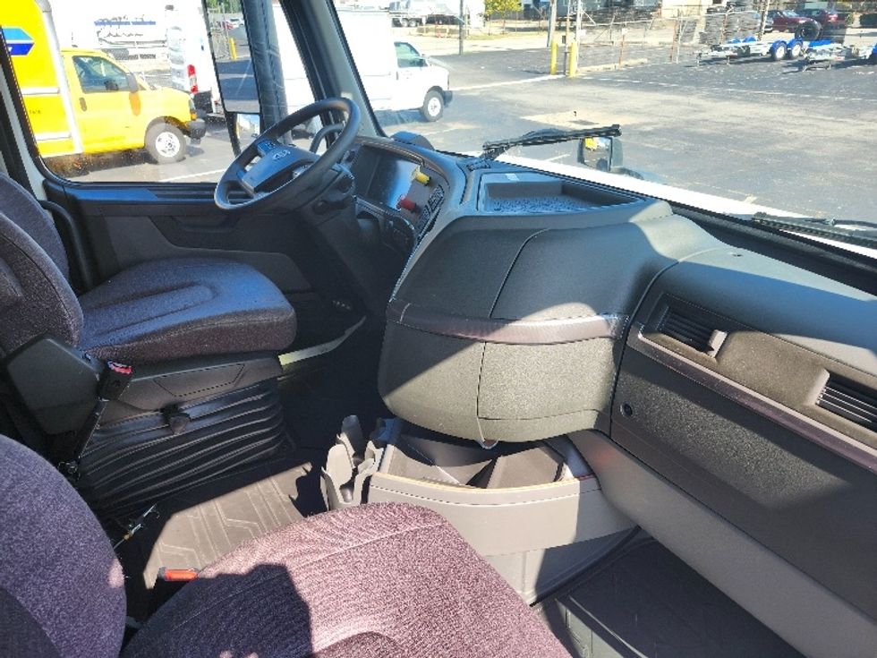 Sleeper Tractor-Heavy Duty Tractors-Volvo-2023-VNL64760-Baltimore-MD-215,057\n\t\tmiles-$ 107,250 - Image 15