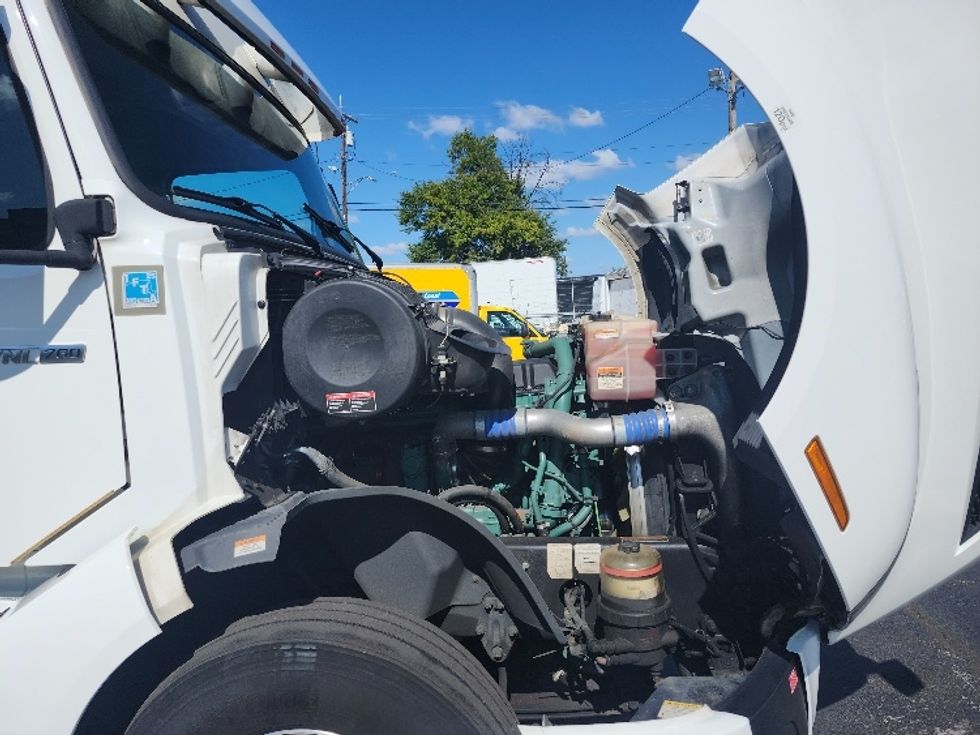 Sleeper Tractor-Heavy Duty Tractors-Volvo-2023-VNL64760-Baltimore-MD-215,057\n\t\tmiles-$ 107,250 - Image 20