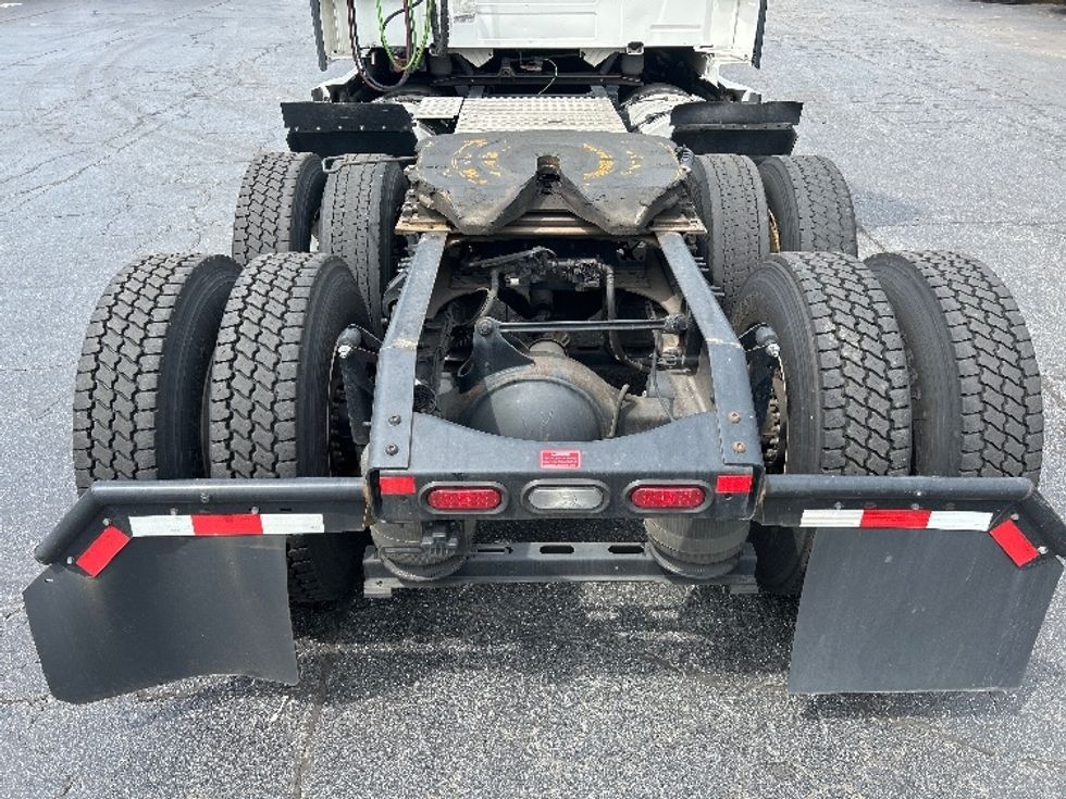 Sleeper Tractor-Heavy Duty Tractors-Volvo-2023-VNL64760-Charlotte-NC-326,652\n\t\tmiles-$ 99,500 - Image 6