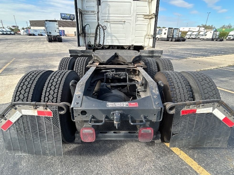 Sleeper Tractor-Heavy Duty Tractors-Volvo-2023-VNL64760-Chicago (Chicago Ridge)-IL-590,312\n\t\tmiles-$ 78,250 - Image 6