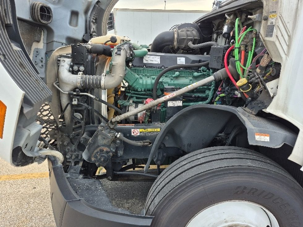 Sleeper Tractor-Heavy Duty Tractors-Volvo-2023-VNL64760-Chicago (Chicago Ridge)-IL-659,571\n\t\tmiles-$ 71,500 - Image 21