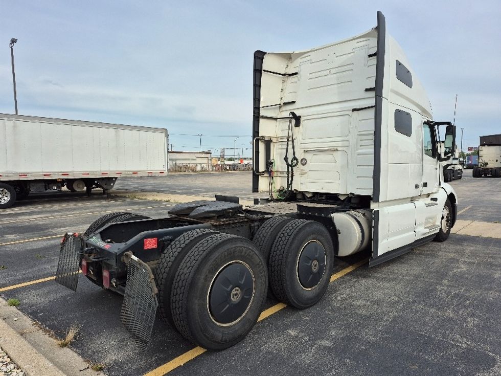 Sleeper Tractor-Heavy Duty Tractors-Volvo-2023-VNL64760-Chicago (Chicago Ridge)-IL-659,571\n\t\tmiles-$ 71,500 - Image 7
