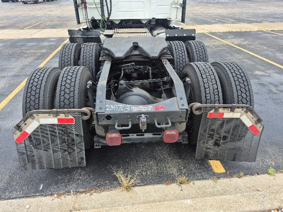 Sleeper Tractor-Heavy Duty Tractors-Volvo-2023-VNL64760-Chicago (Chicago Ridge)-IL-670,832\n\t\tmiles-$ 71,250 - Image 6
