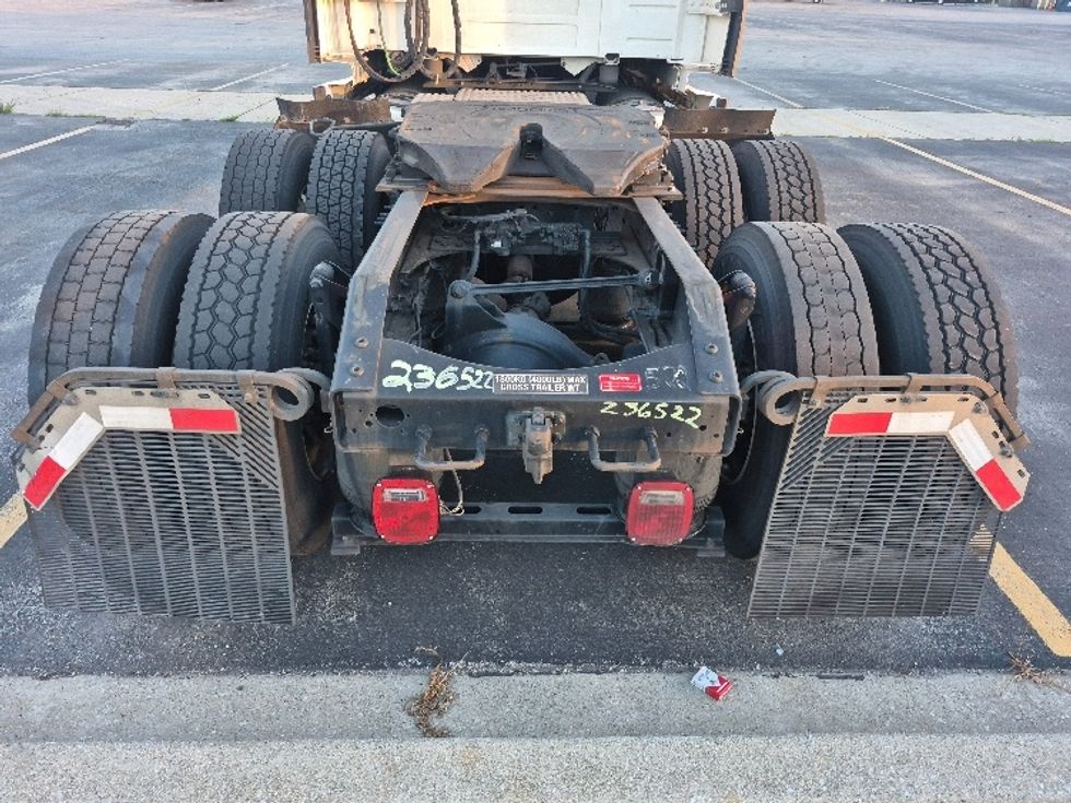 Sleeper Tractor-Heavy Duty Tractors-Volvo-2023-VNL64760-Chicago (Chicago Ridge)-IL-741,937\n\t\tmiles-$ 64,750 - Image 6