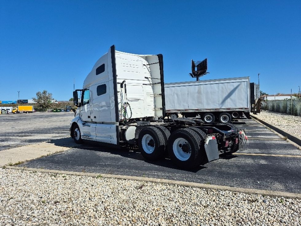 Sleeper Tractor-Heavy Duty Tractors-Volvo-2023-VNL64760-Chicago (Chicago Ridge)-IL-763,674\n\t\tmiles-$ 61,000 - Image 5