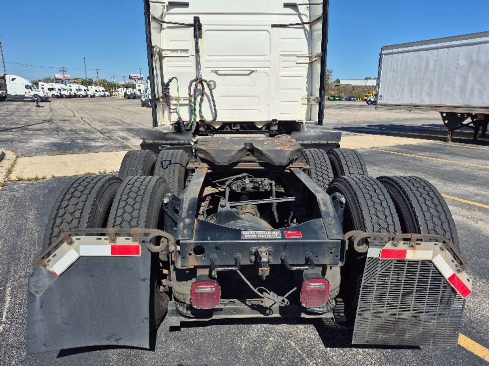 Sleeper Tractor-Heavy Duty Tractors-Volvo-2023-VNL64760-Chicago (Chicago Ridge)-IL-763,674\n\t\tmiles-$ 61,000 - Image 6