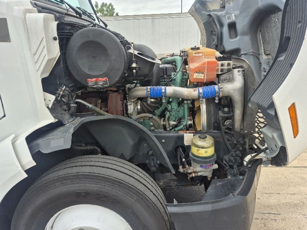 Sleeper Tractor-Heavy Duty Tractors-Volvo-2023-VNL64760-Chicago (Chicago Ridge)-IL-768,595\n\t\tmiles-$ 63,500 - Image 20