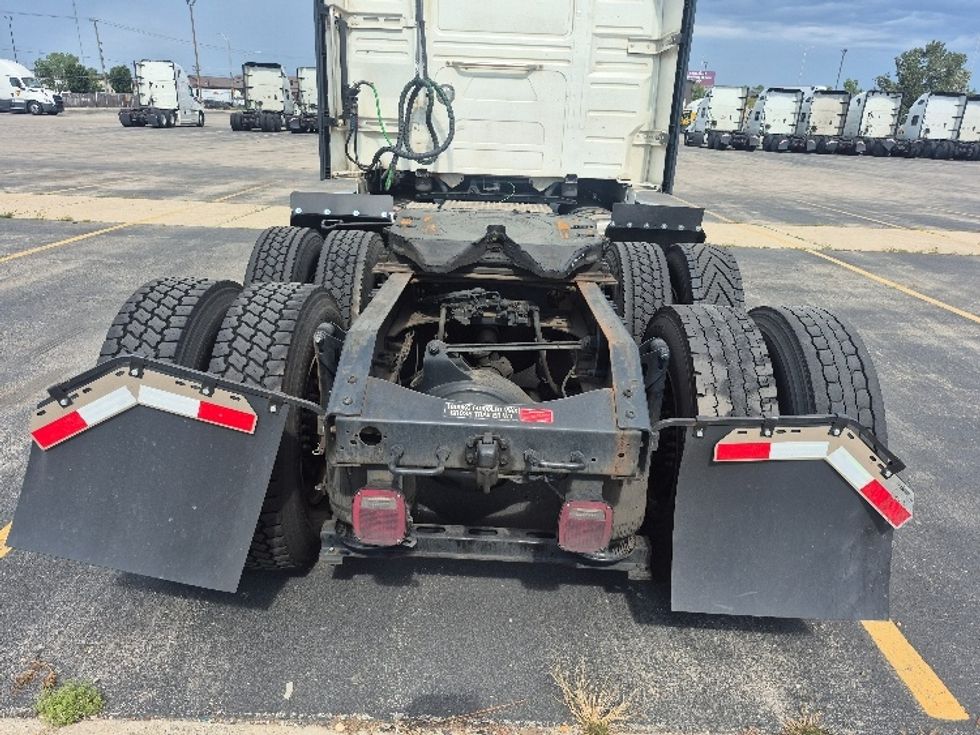 Sleeper Tractor-Heavy Duty Tractors-Volvo-2023-VNL64760-Chicago (Chicago Ridge)-IL-769,013\n\t\tmiles-$ 65,250 - Image 6