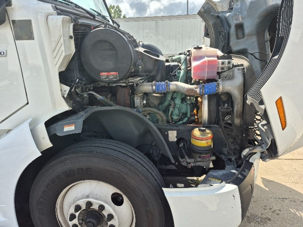Sleeper Tractor-Heavy Duty Tractors-Volvo-2023-VNL64760-Chicago (Chicago Ridge)-IL-782,953\n\t\tmiles-$ 62,250 - Image 20