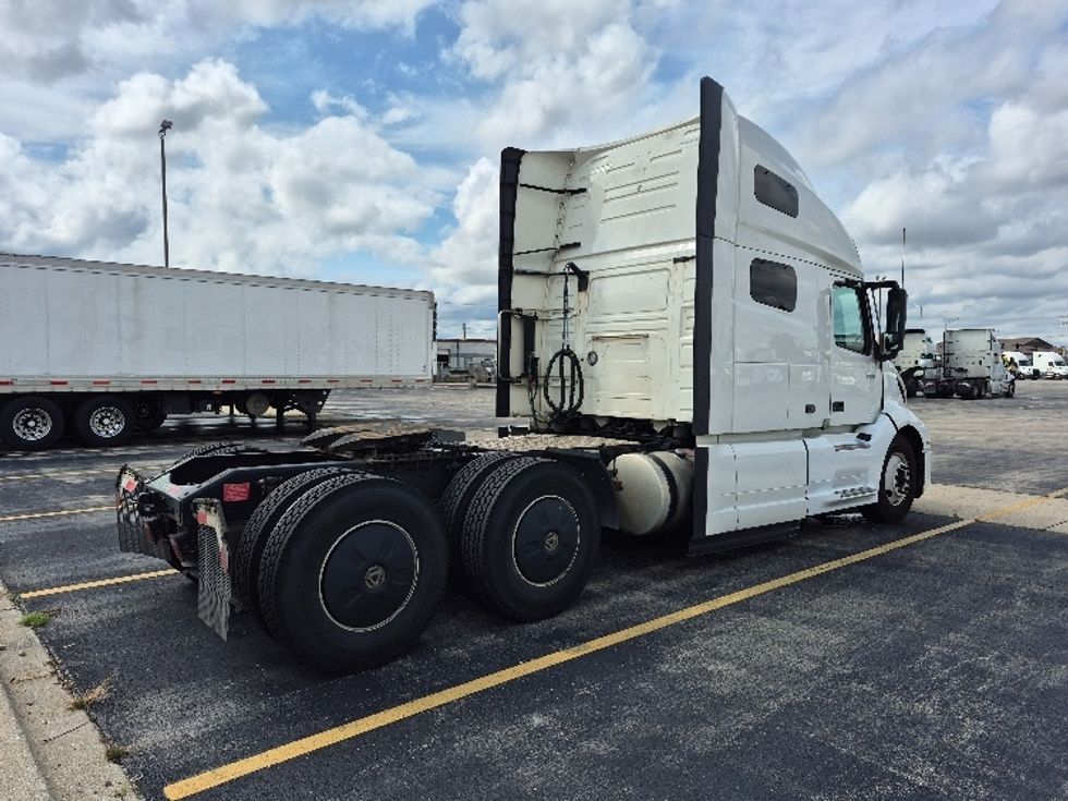 Sleeper Tractor-Heavy Duty Tractors-Volvo-2023-VNL64760-Chicago (Chicago Ridge)-IL-782,953\n\t\tmiles-$ 62,250 - Image 7