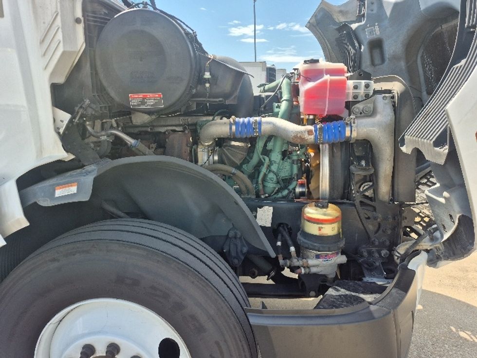 Sleeper Tractor-Heavy Duty Tractors-Volvo-2023-VNL64760-Chicago (Chicago Ridge)-IL-791,098\n\t\tmiles-$ 60,250 - Image 20