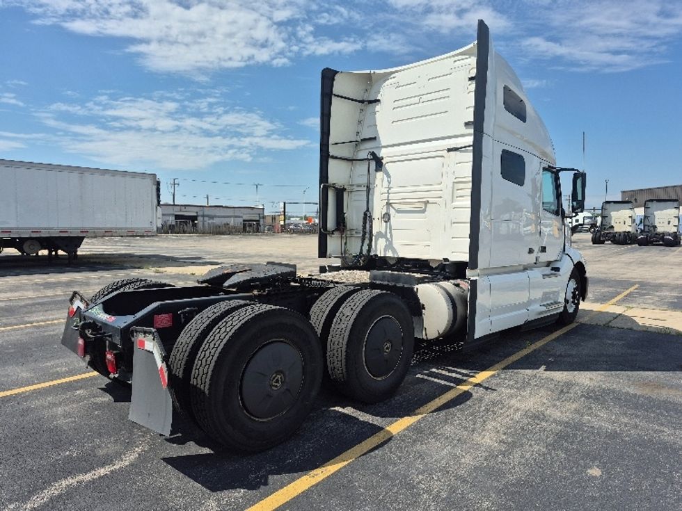 Sleeper Tractor-Heavy Duty Tractors-Volvo-2023-VNL64760-Chicago (Chicago Ridge)-IL-791,098\n\t\tmiles-$ 60,250 - Image 7