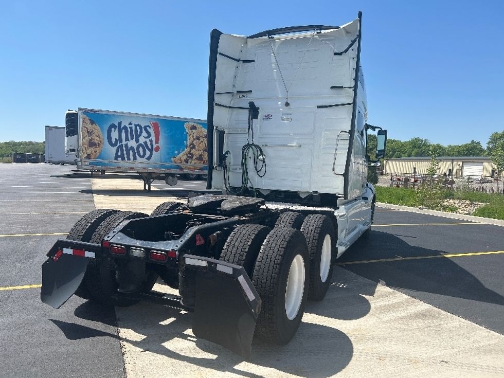 Sleeper Tractor-Heavy Duty Tractors-Volvo-2023-VNL64760-Cookeville-TN-485,657\n\t\tmiles-$ 80,750 - Image 7