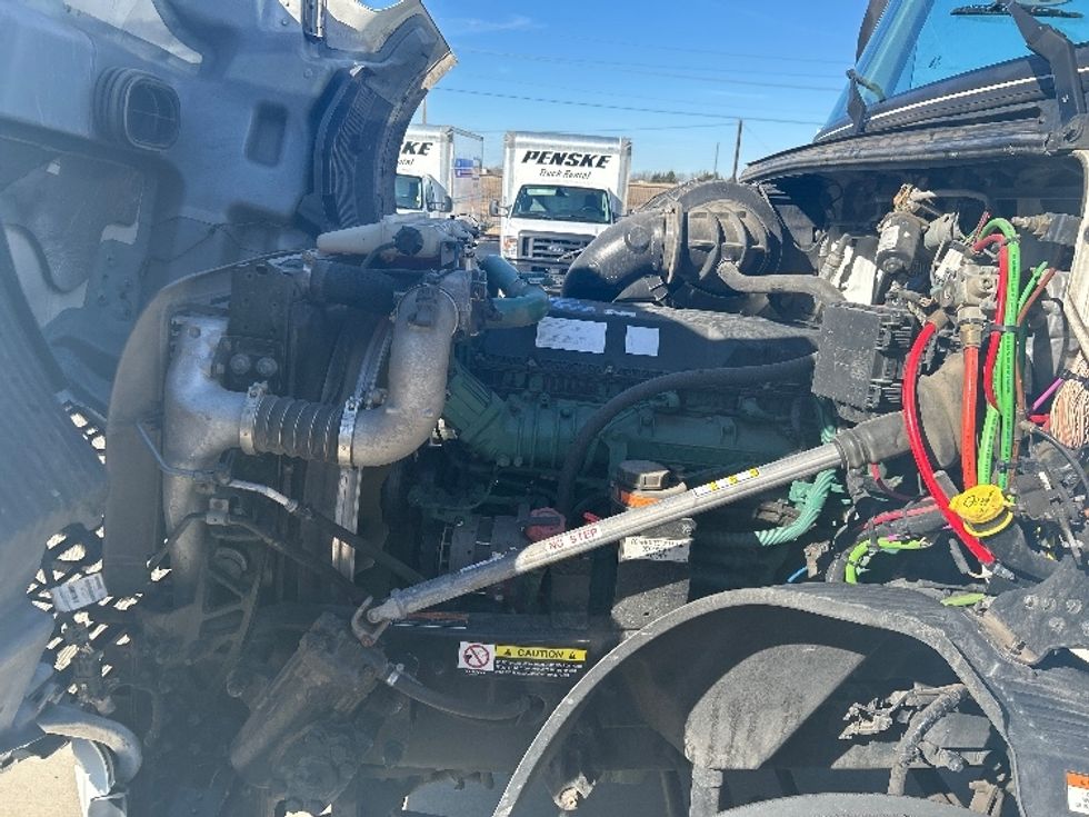 Sleeper Tractor-Heavy Duty Tractors-Volvo-2023-VNL64760-Dallas-TX-341,495\n\t\tmiles-$ 96,750 - Image 21