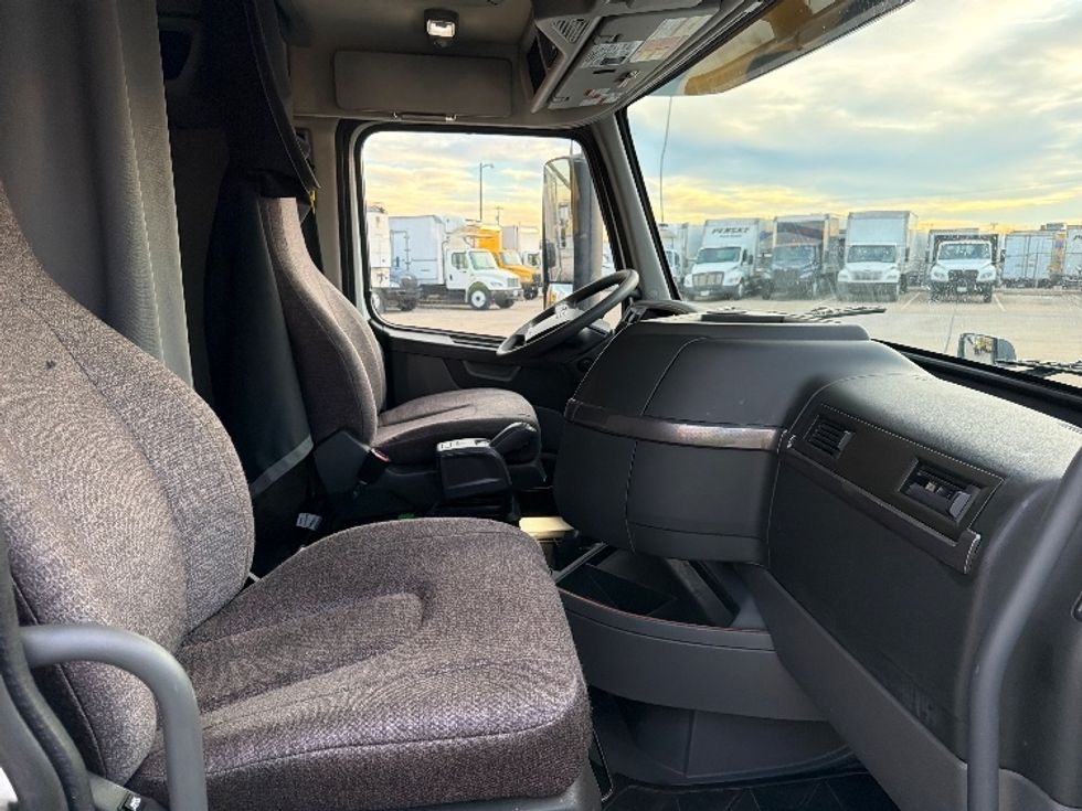 Sleeper Tractor-Heavy Duty Tractors-Volvo-2023-VNL64760-Dallas-TX-454,500\n\t\tmiles-$ 85,250 - Image 15