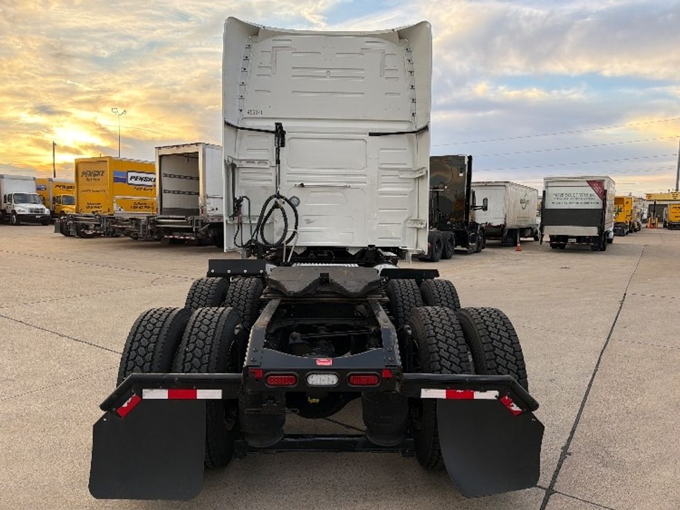 Sleeper Tractor-Heavy Duty Tractors-Volvo-2023-VNL64760-Dallas-TX-454,500\n\t\tmiles-$ 85,250 - Image 6