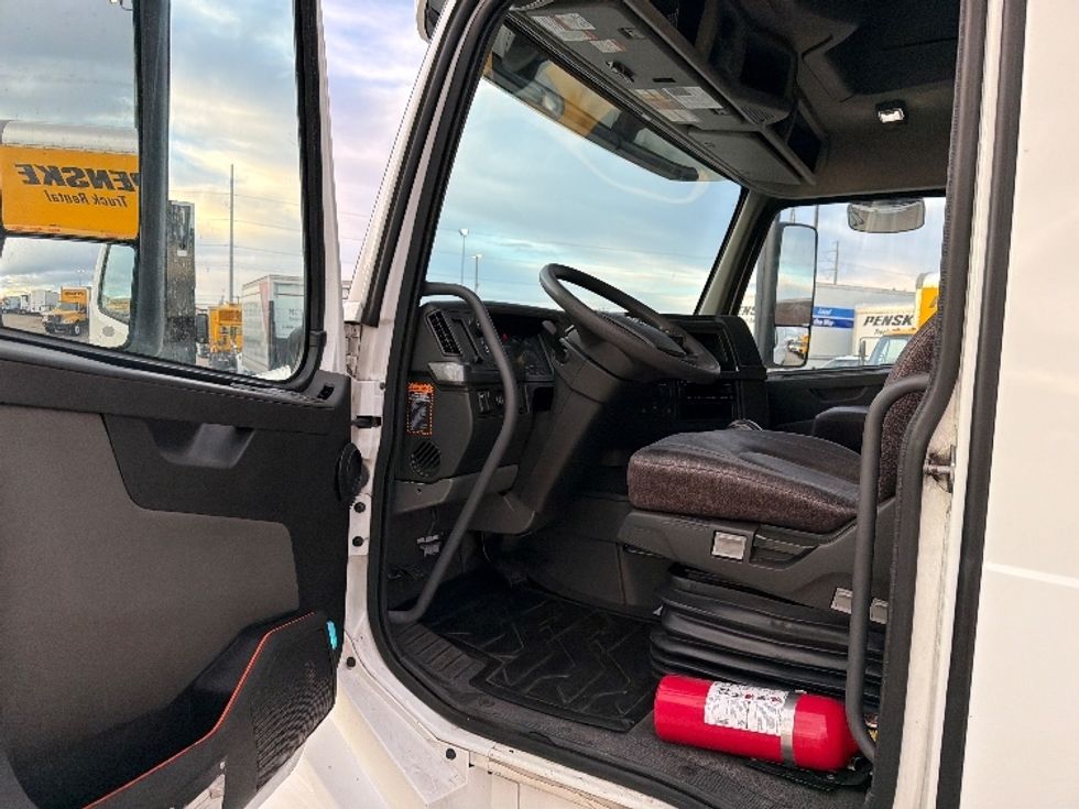 Sleeper Tractor-Heavy Duty Tractors-Volvo-2023-VNL64760-Dallas-TX-454,500\n\t\tmiles-$ 85,250 - Image 9