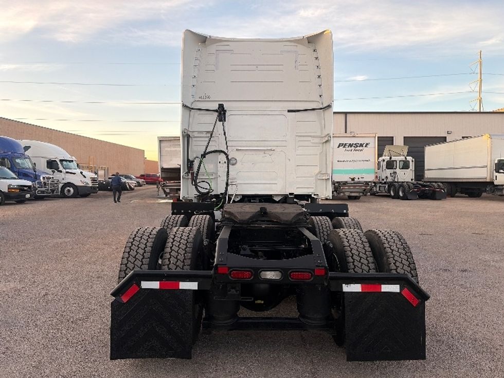 Sleeper Tractor-Heavy Duty Tractors-Volvo-2023-VNL64760-Dallas-TX-491,101\n\t\tmiles-$ 80,500 - Image 6