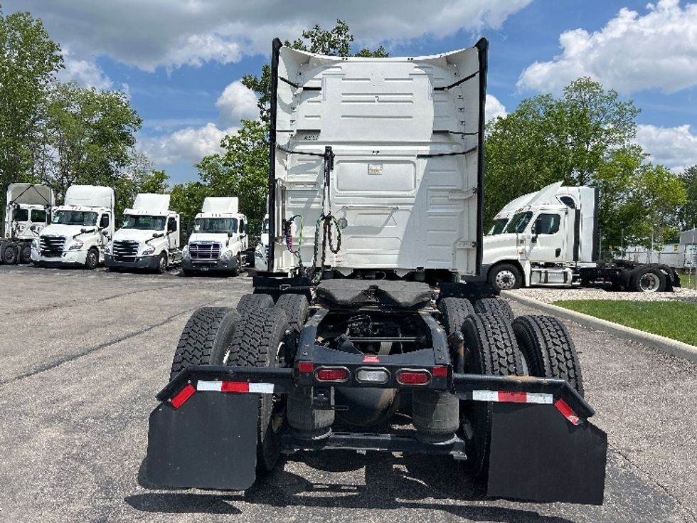 Sleeper Tractor-Heavy Duty Tractors-Volvo-2023-VNL64760-Dayton-OH-473,124\n\t\tmiles-$ 78,250 - Image 6