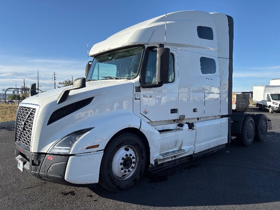 Sleeper Tractor-Heavy Duty Tractors-Volvo-2023-VNL64760-Denver-CO-678,779\n\t\tmiles-$ 72,000 - Image 3