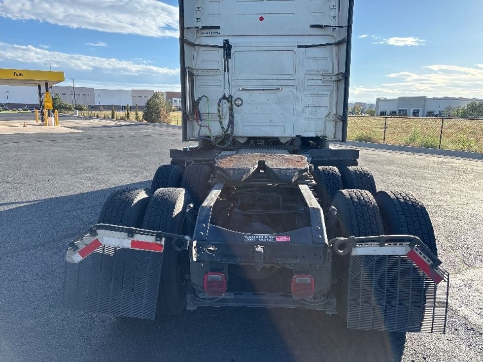 Sleeper Tractor-Heavy Duty Tractors-Volvo-2023-VNL64760-Denver-CO-678,779\n\t\tmiles-$ 72,000 - Image 6