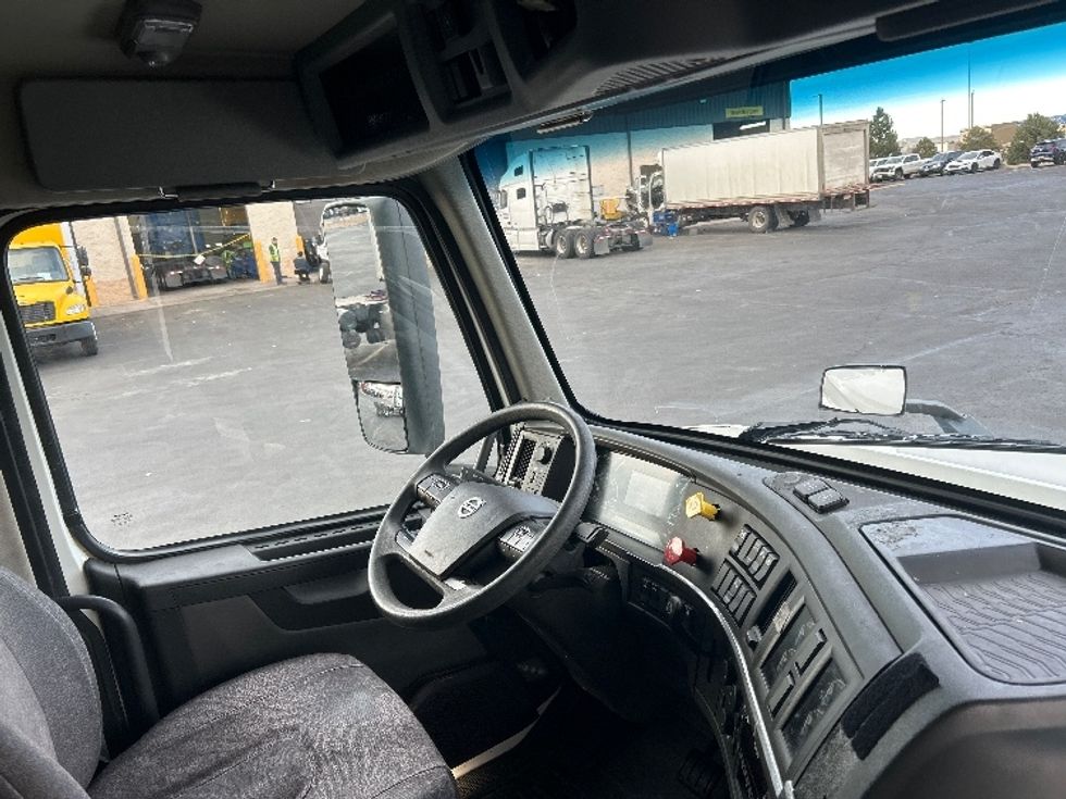 Sleeper Tractor-Heavy Duty Tractors-Volvo-2023-VNL64760-Denver-CO-691,297\n\t\tmiles-$ 60,750 - Image 15