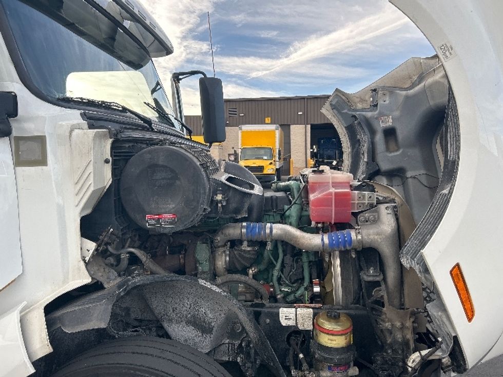 Sleeper Tractor-Heavy Duty Tractors-Volvo-2023-VNL64760-Denver-CO-691,297\n\t\tmiles-$ 60,750 - Image 20
