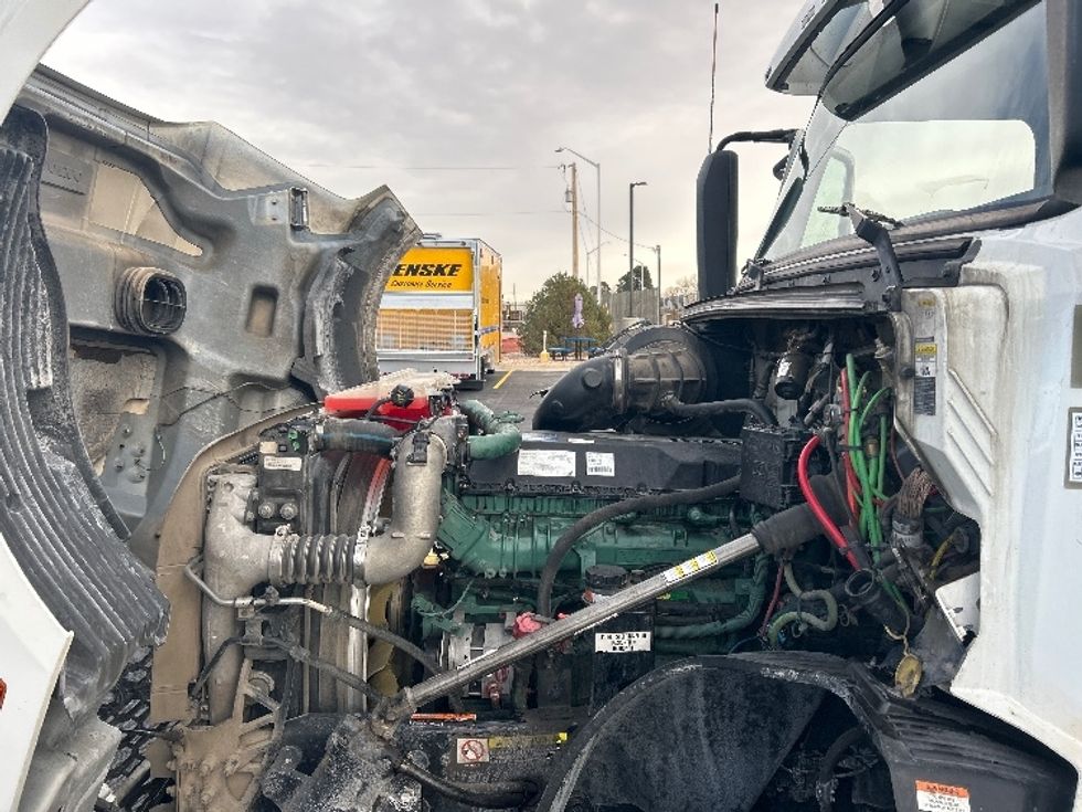 Sleeper Tractor-Heavy Duty Tractors-Volvo-2023-VNL64760-Denver-CO-691,297\n\t\tmiles-$ 60,750 - Image 21