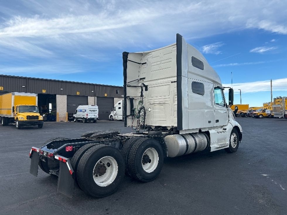 Sleeper Tractor-Heavy Duty Tractors-Volvo-2023-VNL64760-Denver-CO-691,297\n\t\tmiles-$ 60,750 - Image 7