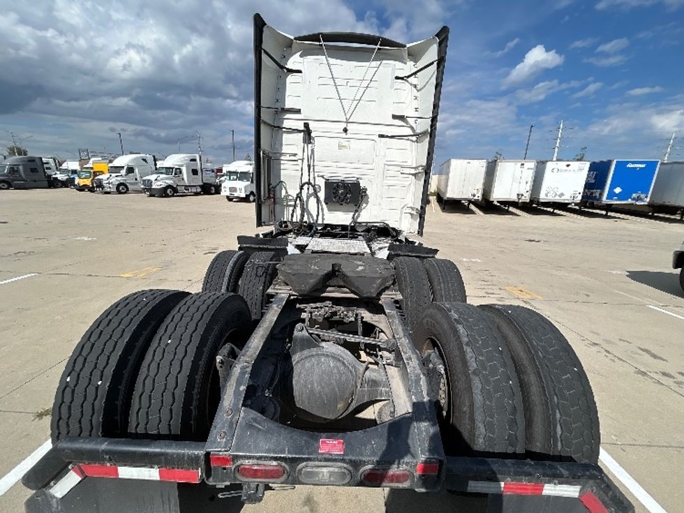 Sleeper Tractor-Heavy Duty Tractors-Volvo-2023-VNL64760-East Chicago-IN-353,789\n\t\tmiles-$ 92,750 - Image 6