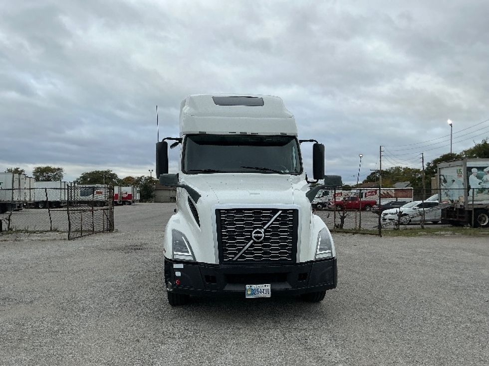 2023 Volvo Truck VNL photo 2