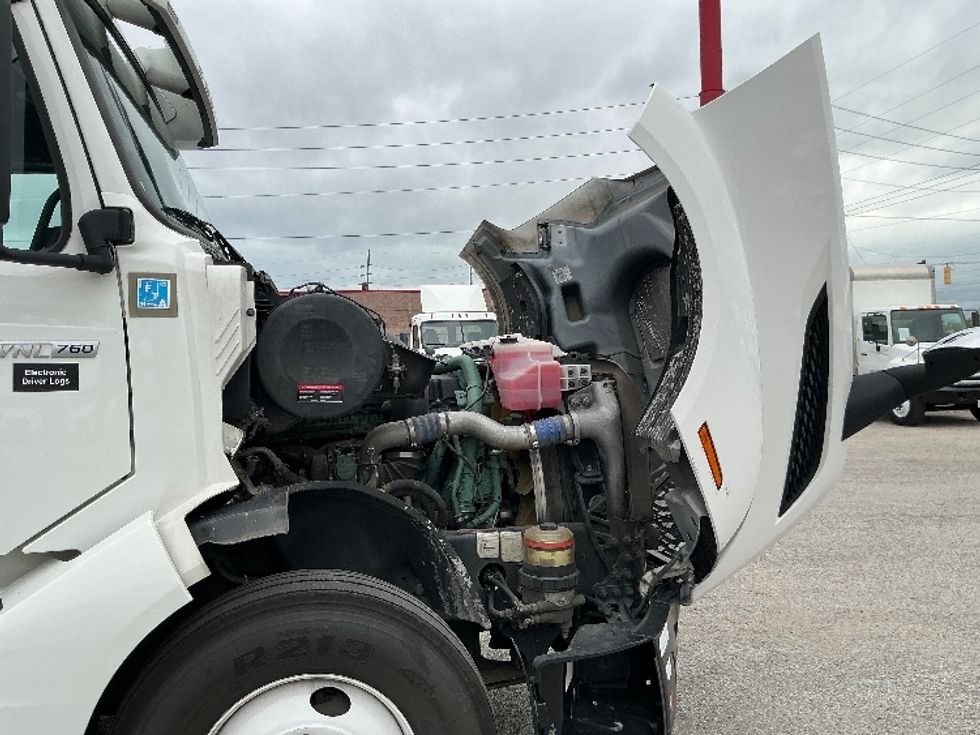 Sleeper Tractor-Heavy Duty Tractors-Volvo-2023-VNL64760-East Chicago-IN-598,743\n\t\tmiles-$ 66,750 - Image 20