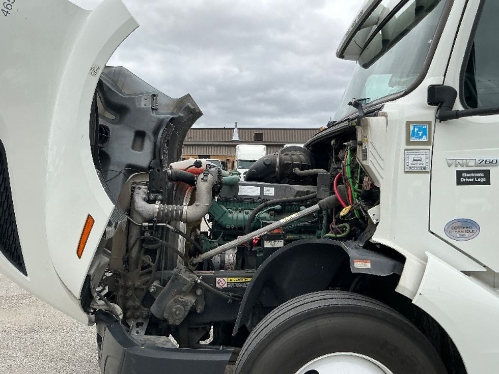 Sleeper Tractor-Heavy Duty Tractors-Volvo-2023-VNL64760-East Chicago-IN-598,743\n\t\tmiles-$ 66,750 - Image 21
