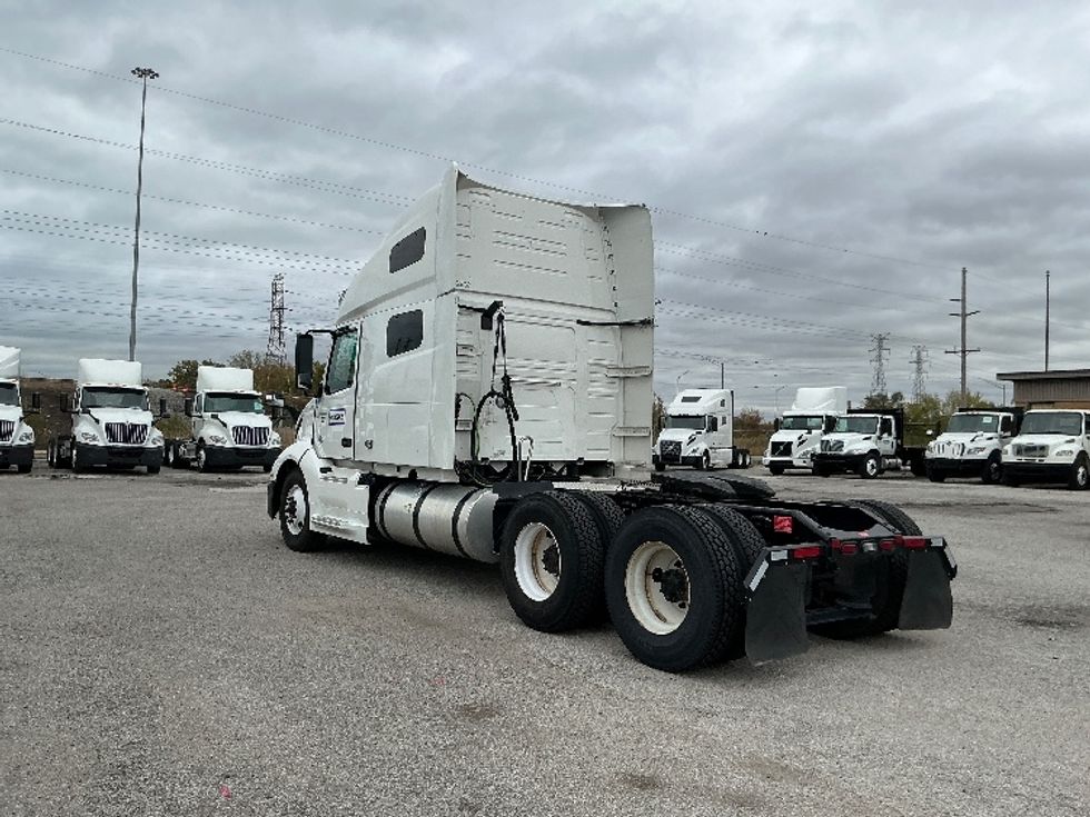 Sleeper Tractor-Heavy Duty Tractors-Volvo-2023-VNL64760-East Chicago-IN-598,743\n\t\tmiles-$ 66,750 - Image 5